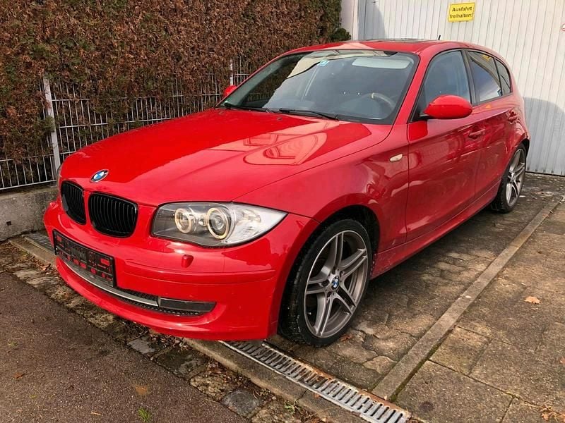 Rot Gebraucht 2009 BMW 118 Kleinwagen | 4.500 € (Etwas zu teuer) - Bild 1/4