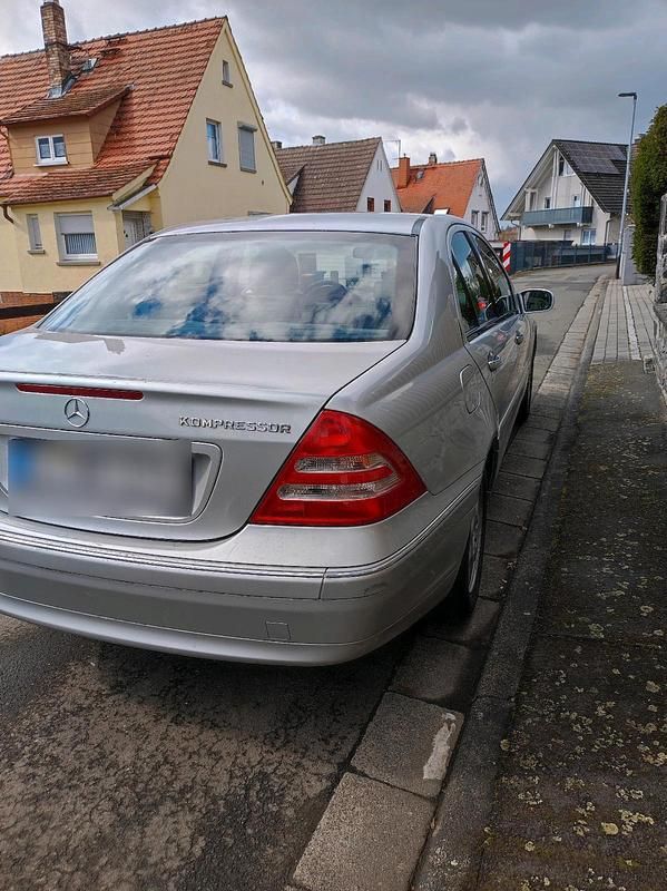 Gebraucht Mercedes C200 132 PS (97 kW) 2000 Silber Limousine