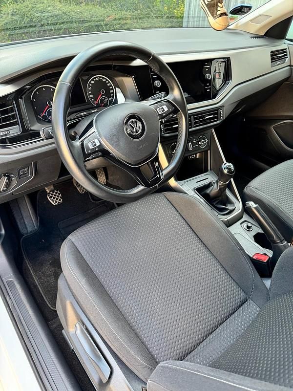 Weiß Gebraucht 2018 VW Polo Kleinwagen | 10.700 € (Superpreis) - Bild 1/4