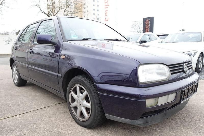 Violett Gebraucht 1998 VW Golf Limousine | 1.290 € (Superpreis) - Bild 1/4