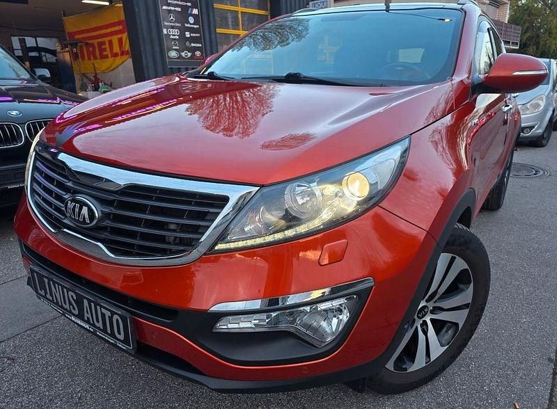 Orange Gebraucht 2013 Kia Sportage FIFA World Cup Edition SUV | 8.290 € (Guter Preis) - Bild 1/4