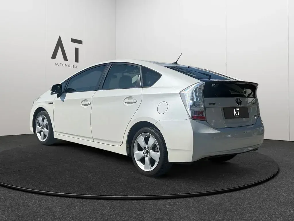 Gebraucht Toyota Prius Life 99 PS (72 kW) 2009 Weiß Kleinwagen