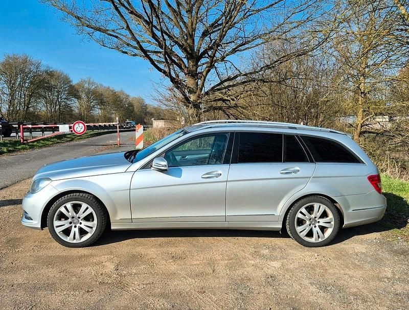 Gebraucht Mercedes C220 170 PS (125 kW) 2014 Silber Kombi