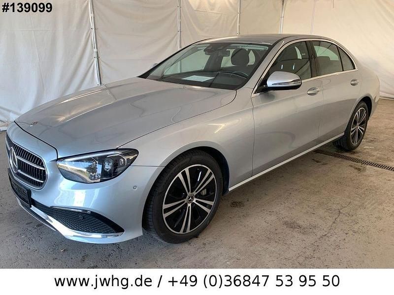 Silber Gebraucht 2020 Mercedes E400 Avantgarde Limousine | 36.480 € (Superpreis) - Bild 1/4