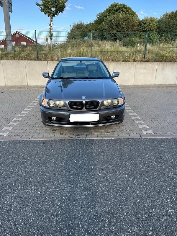 Grau Gebraucht 2002 BMW 325 Coupé | 5.600 € - Bild 1/4