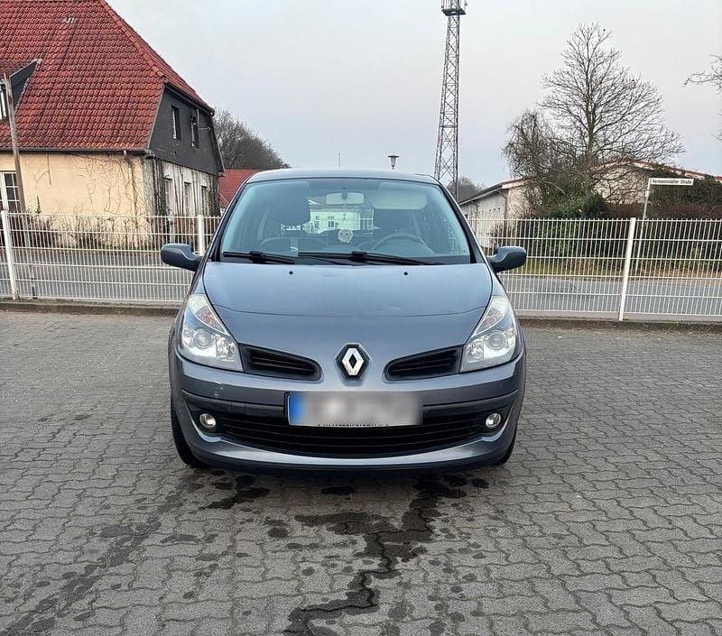 Grau Gebraucht 2008 Renault Clio III Kleinwagen | 1.800 € (Etwas zu teuer) - Bild 1/4