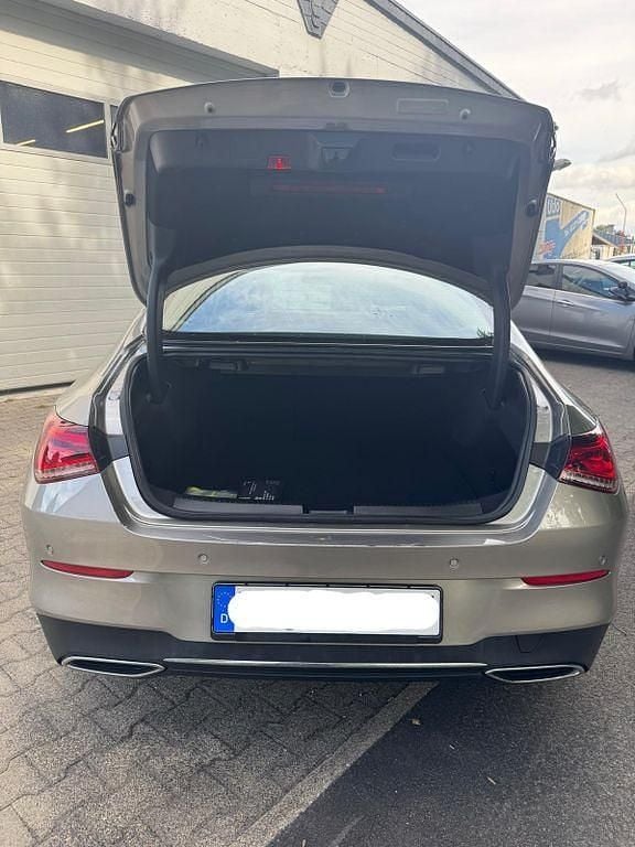 Gebraucht Mercedes CLA180 136 PS (100 kW) 2020 Grau Limousine