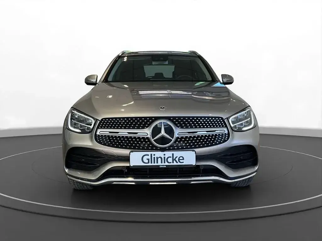 Gebraucht Mercedes GLC200 AMG line 197 PS (144 kW) 2019 Silber SUV