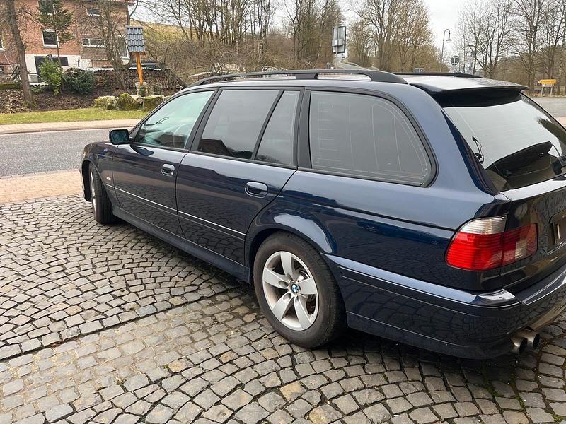 Second-hand BMW 525 192 CP (141 kW) 2001 Albastru Break