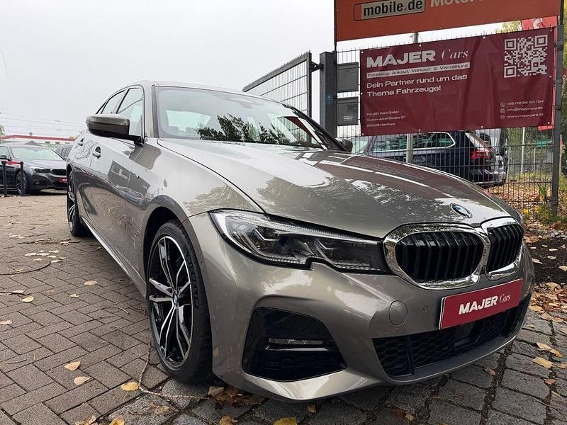 Grau Gebraucht 2020 BMW 330e M Sport Limousine | 32.700 € (Fairer Preis) - Bild 1/3