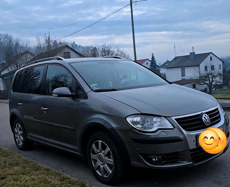 Grau Gebraucht 2008 VW Touran Van / Kleinbus | 5.000 € (Teuer) - Bild 1/4