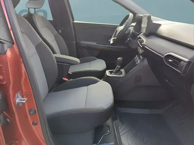 Neu Dacia Jogger 141 PS (103 kW) 2025 Braun Van / Kleinbus