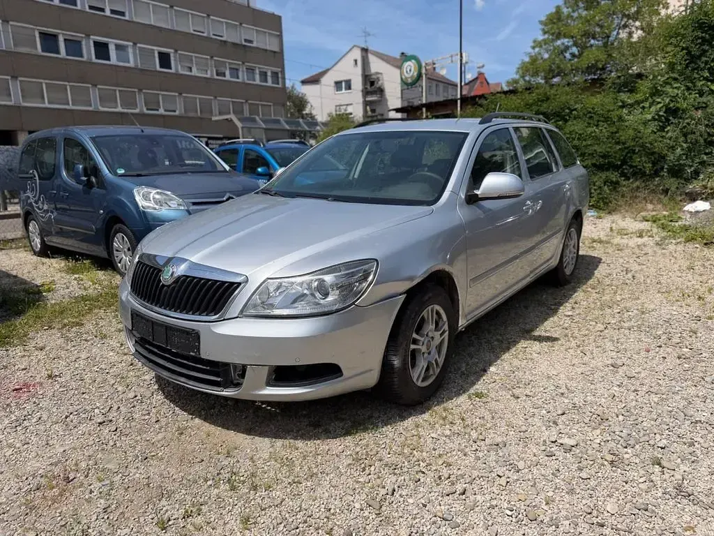 Gebraucht Skoda Octavia Ambiente 105 PS (77 kW) 2009 Silber Kombi