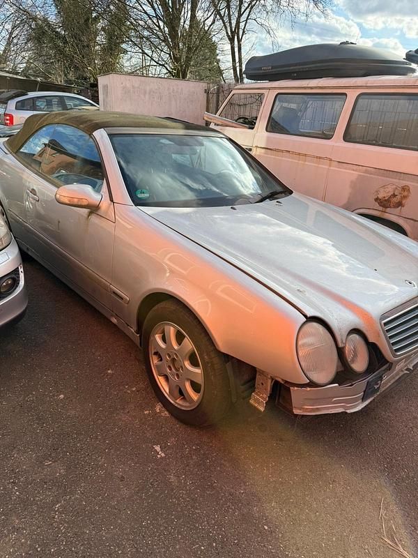 Gebraucht Mercedes CLK200 163 PS (119 kW) 2000 Silber Cabrio
