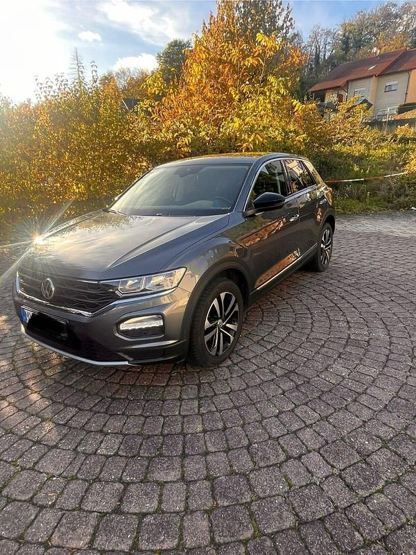 Grau Gebraucht 2020 VW T-Roc United SUV | 21.500 € (Guter Preis) - Bild 1/4