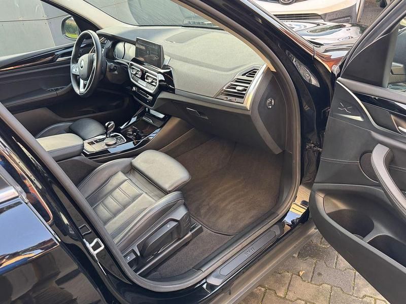 Gebraucht BMW X3 Performance 190 PS (139 kW) 2022 Schwarz SUV