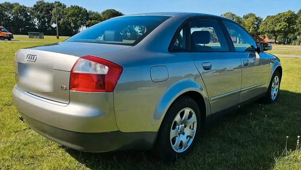 Gebraucht Audi A4 Basis 102 PS (75 kW) 2002 Silber Limousine