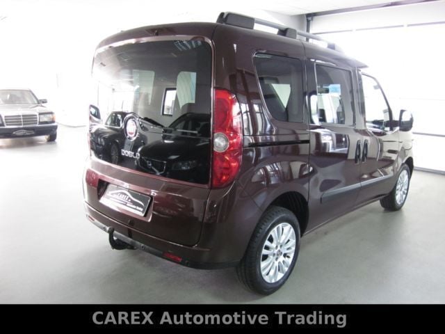Gebraucht Fiat Doblò Emotion 135 PS (99 kW) 2012 Rot metallic Van / Kleinbus