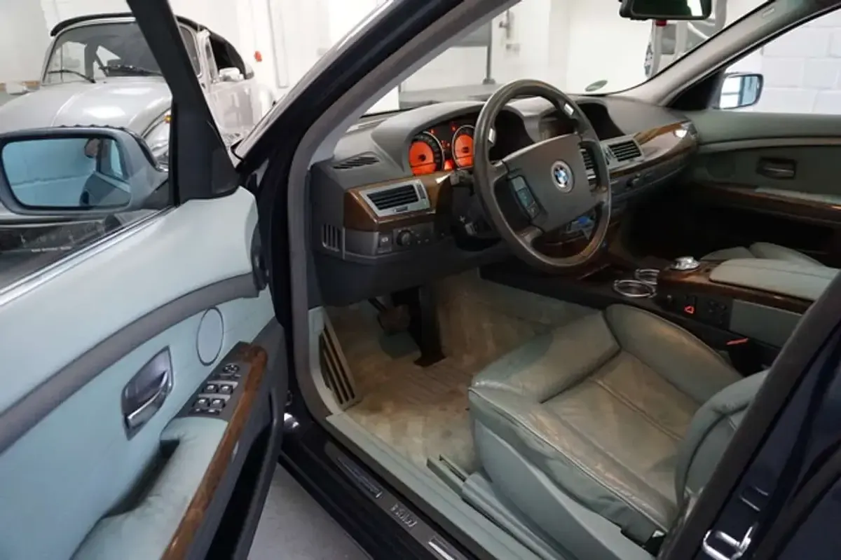 Gebraucht BMW 745 333 PS (244 kW) 2002 Toledoblau Limousine
