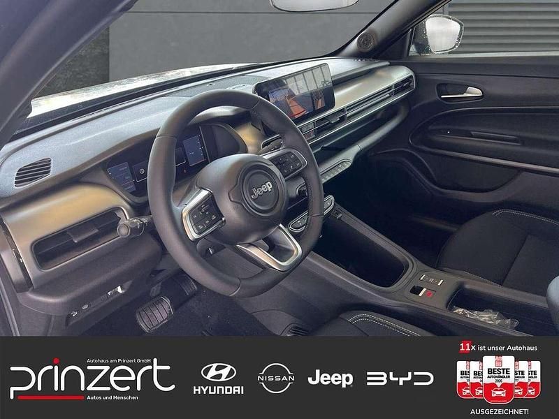 Uusi Jeep Avenger 110 HP (80 kW) 2026 Musta Katumaasturi