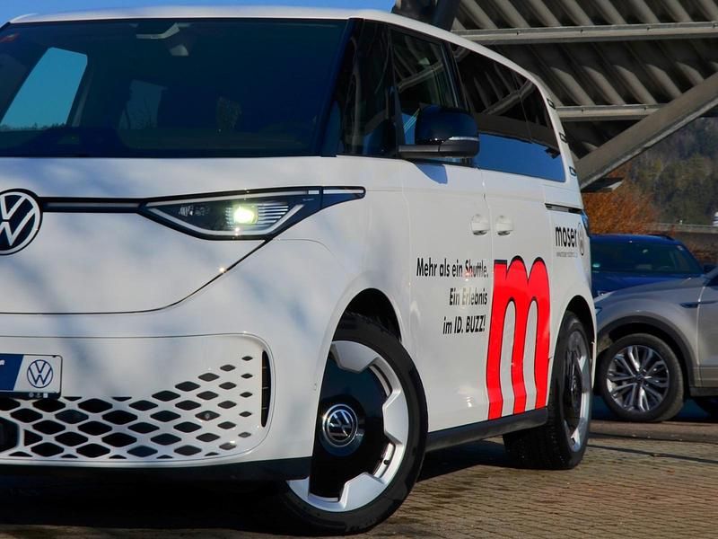 Gebraucht VW ID. Buzz Pro 150 kW (204 PS) 2023 Candy weiß Van / Kleinbus
