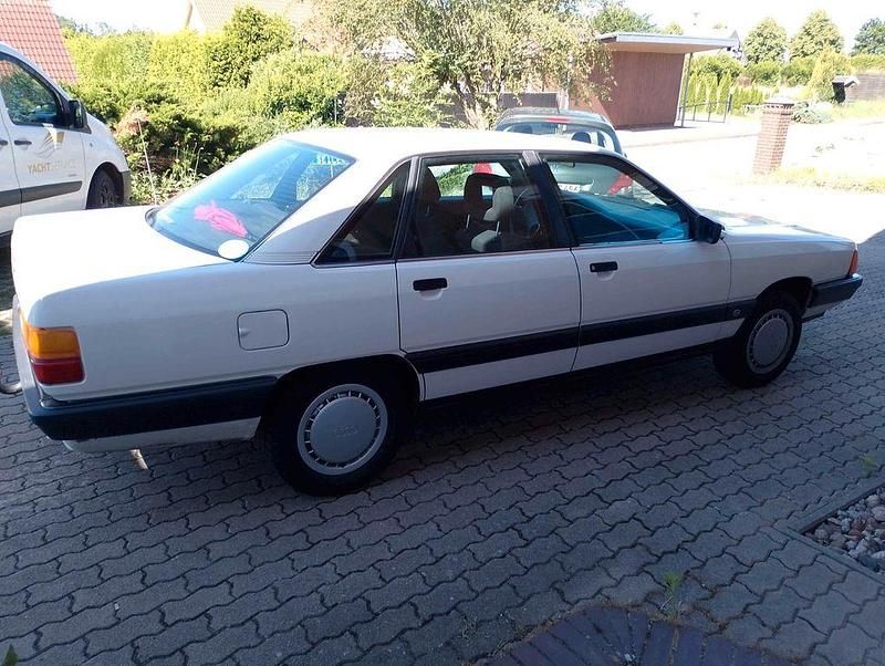 Usado Audi 100 88 HP (64 kW) 1988 Branco Sedan