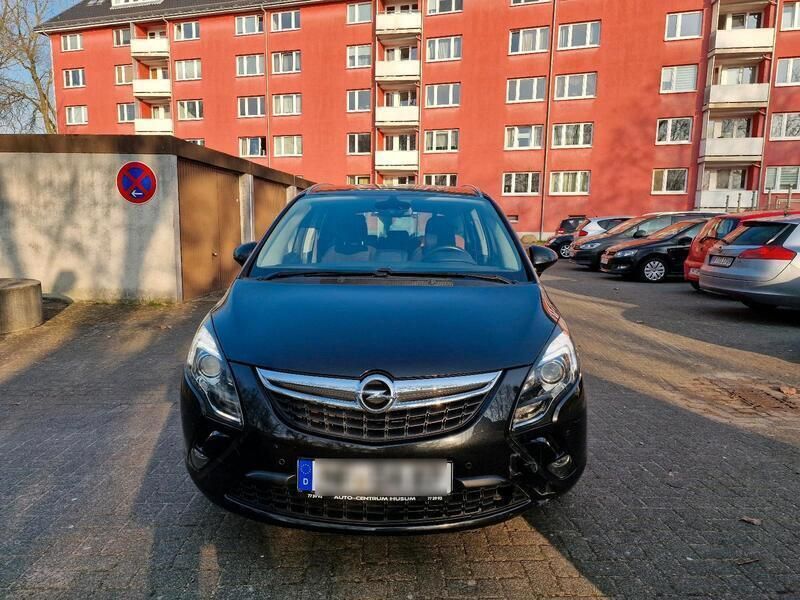 Schwarz Gebraucht 2014 Opel Zafira Eco Van / Kleinbus | 6.999 € (Fairer Preis) - Bild 1/4
