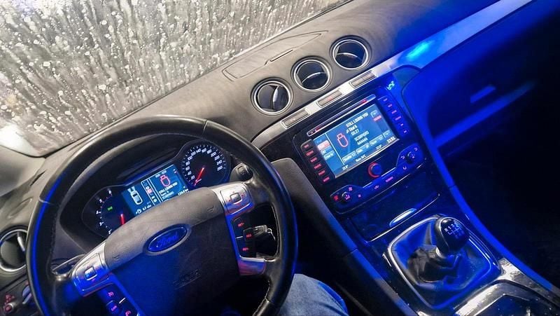Second-hand Ford S-MAX S 140 CP (102 kW) 2010 Negru Monovolum