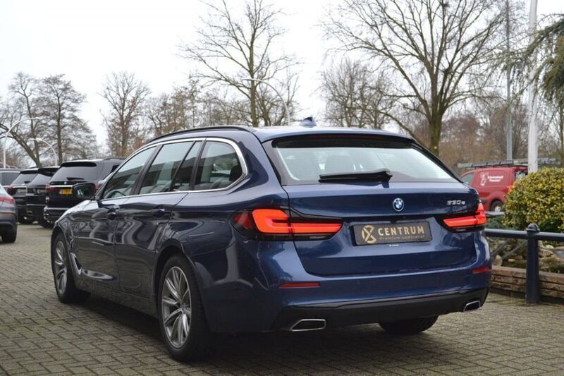 Gebraucht BMW 530e 292 PS (214 kW) 2021 Blau Kombi