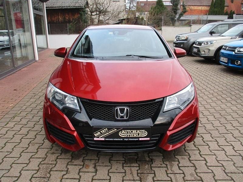Rot Gebraucht 2015 Honda Civic Comfort Limousine | 7.900 € (Fairer Preis) - Bild 1/4
