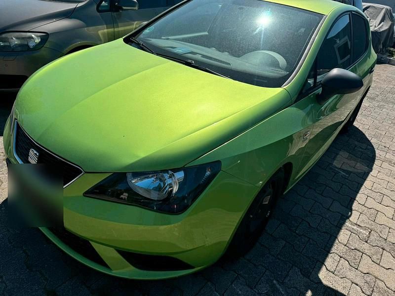 Usado Seat Ibiza 105 HP (77 kW) 2013 Verde Sedan