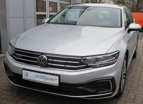 Używany VW Passat GTE 156 KM (114 kW) 2021 Srebrny Kombi