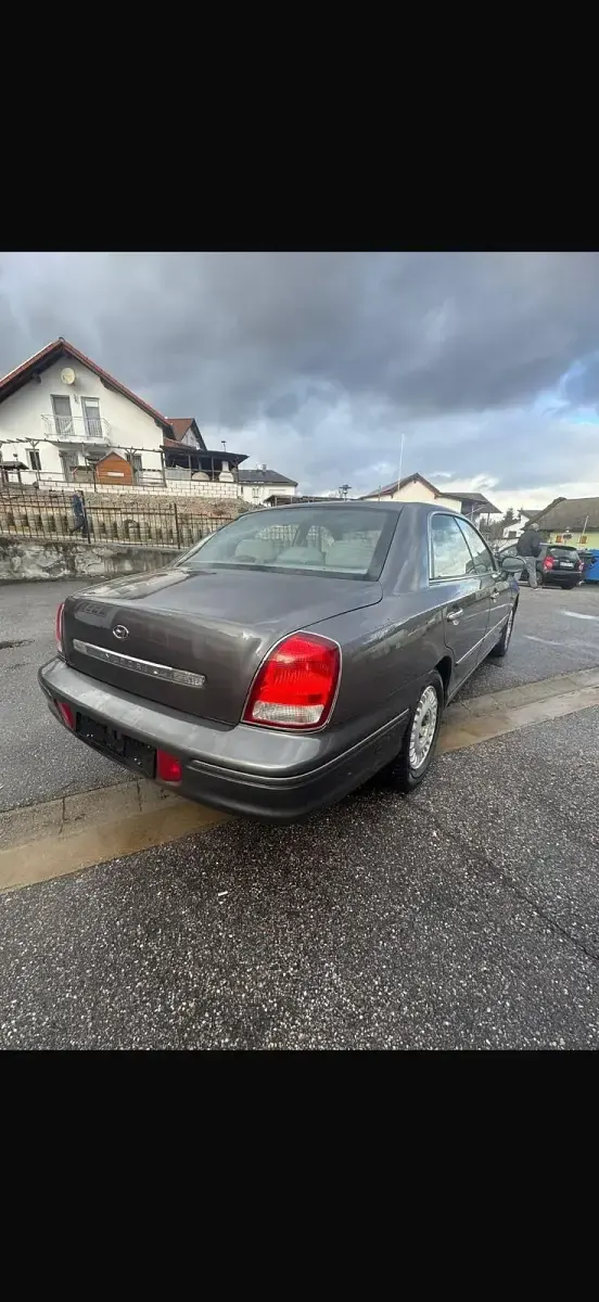Gebraucht Hyundai XG 190 PS (139 kW) 1999 Gold Limousine