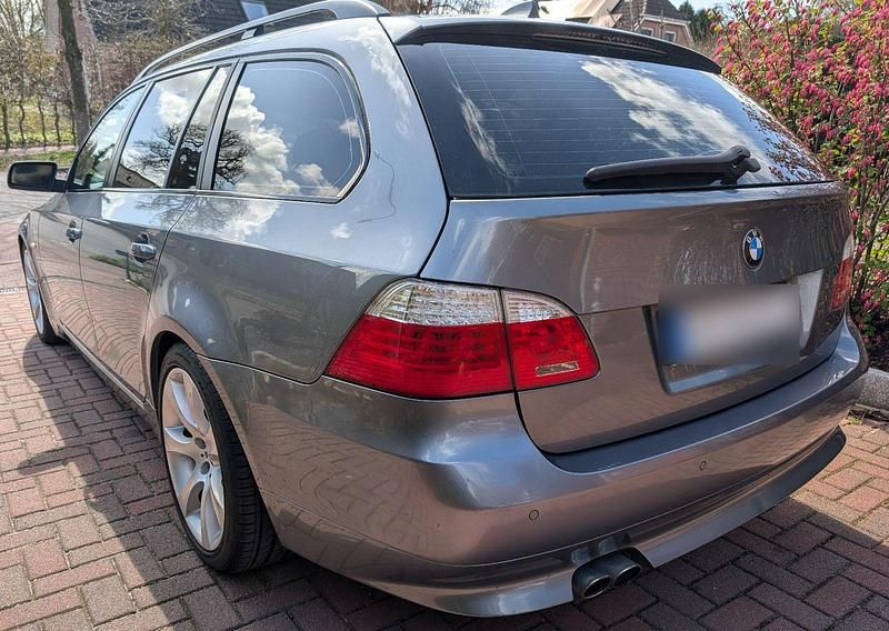 Gebraucht BMW 525 Performance 197 PS (144 kW) 2008 Grau Kombi
