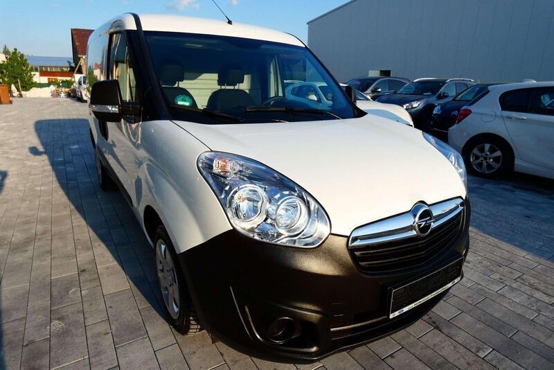 Gebraucht Opel Combo 95 PS (69 kW) 2018 Polarweiss Van / Kleinbus