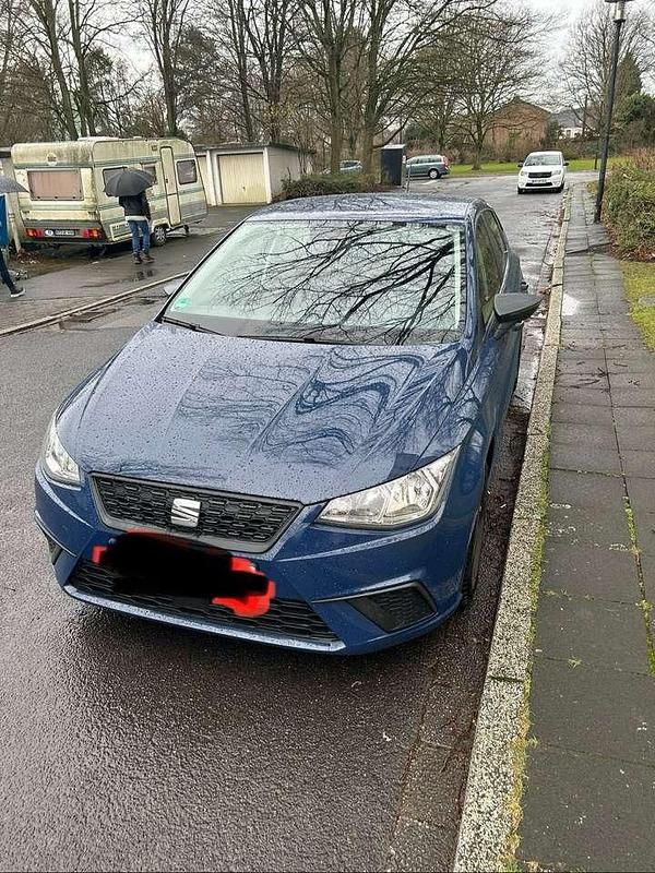 Blau Gebraucht 2018 Seat Ibiza Reference Limousine | 8.000 € (Fairer Preis) - Bild 1/4