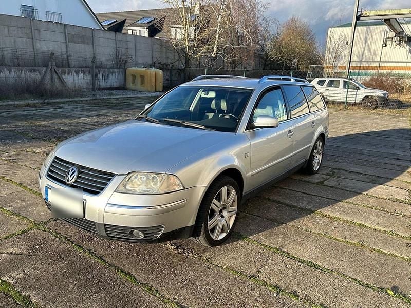 Silber Gebraucht 2002 VW Passat Highline Kombi | 800 € (Superpreis) - Bild 1/4