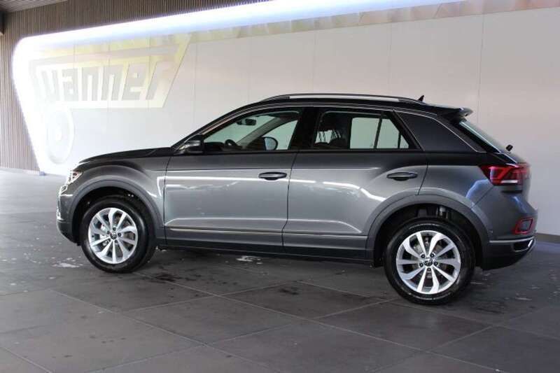 Indiumgraumetallic Neu 2024 VW T-Roc IQ Drive SUV | 33.770 € (Guter Preis) - Bild 1/4