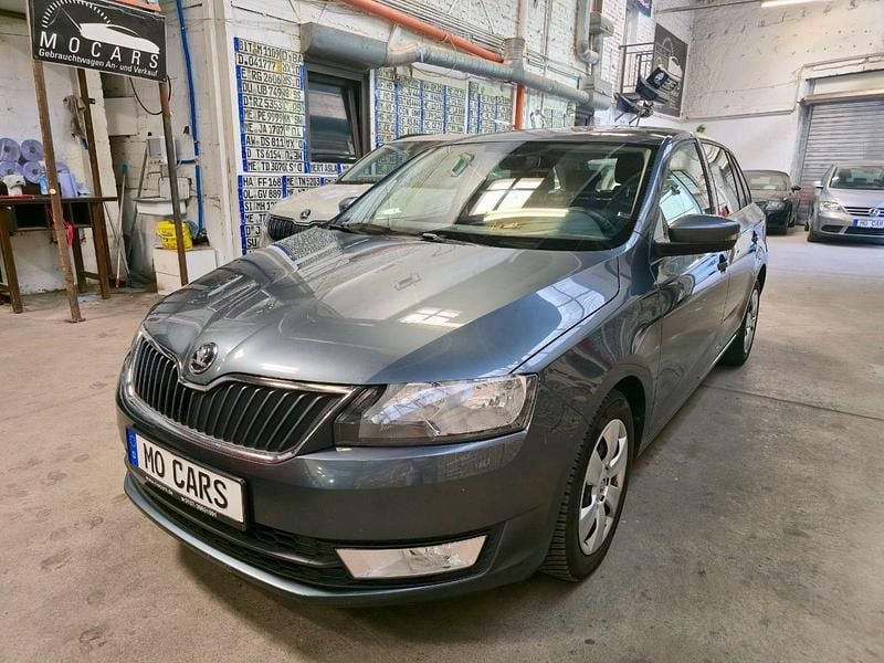 Grau Gebraucht 2016 Skoda Rapid Ambition Kombi | 9.490 € (Fairer Preis) - Bild 1/4