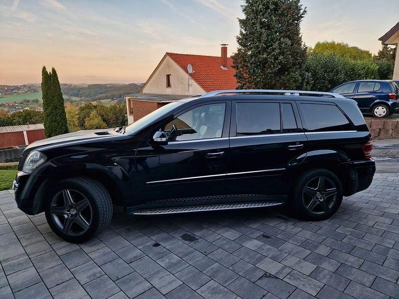 Schwarz Gebraucht 2008 Mercedes GL550 SUV | 20.000 € - Bild 1/4