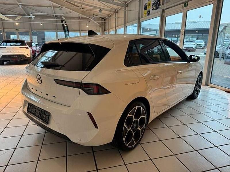 Gebraucht Opel Astra Ultimate 131 PS (96 kW) 2024 Weiß Limousine