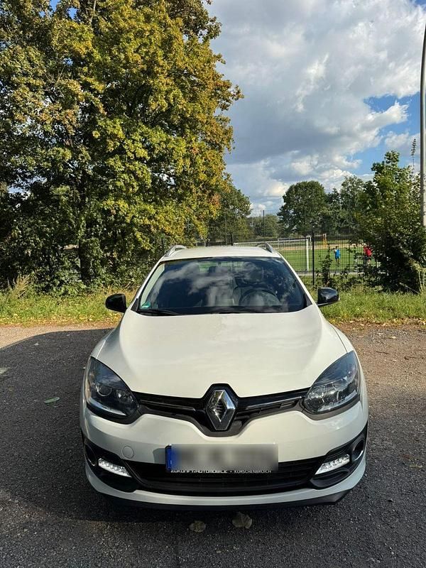 Weiß Gebraucht 2015 Renault Mégane GrandTour LIMITED Kombi | 5.790 € (Guter Preis) - Bild 1/4