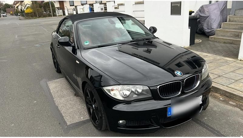 Schwarz Gebraucht 2010 BMW 123 Cabriolet M Sport Cabrio | 10.500 € - Bild 1/4