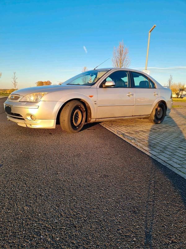 Gebraucht Ford Mondeo 2001 Silber Limousine