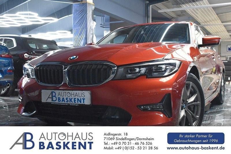 Orange Gebraucht 2022 BMW 330 Sport Line Limousine | 33.990 € (Guter Preis) - Bild 1/4