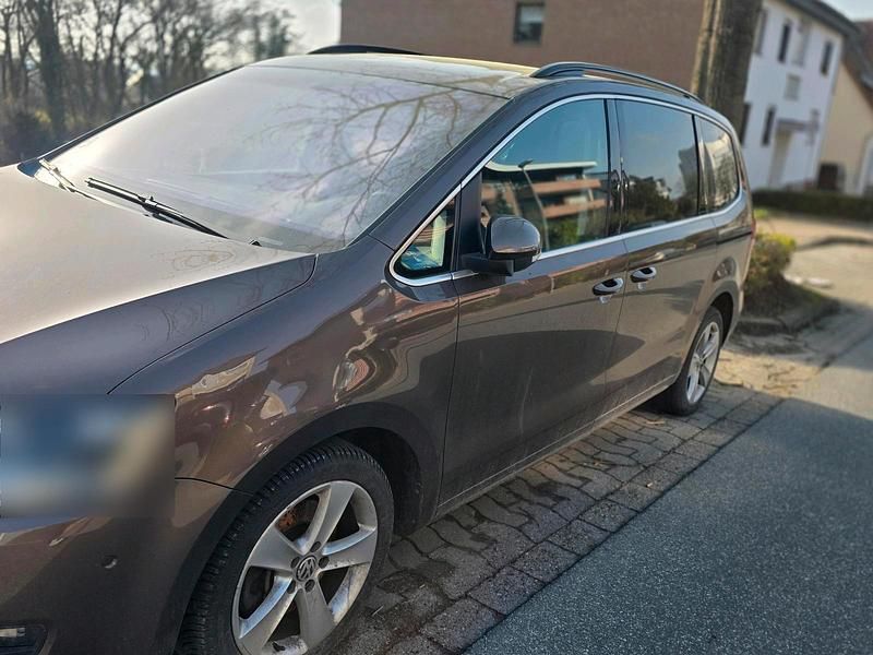 Gebraucht VW Sharan 140 PS (102 kW) 2011 Braun Van / Kleinbus