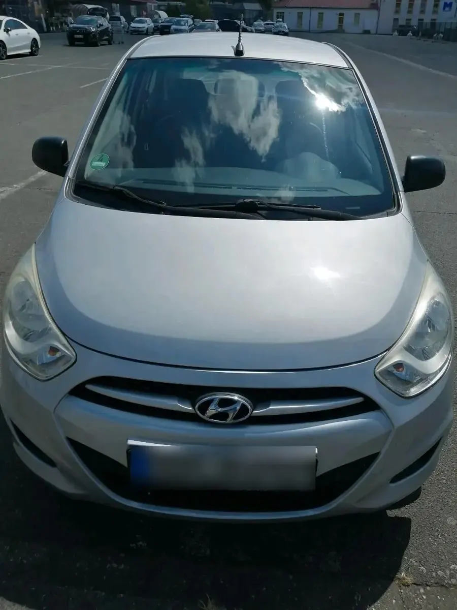 Gebraucht Hyundai i10 69 PS (50 kW) 2012 Silber Kleinwagen