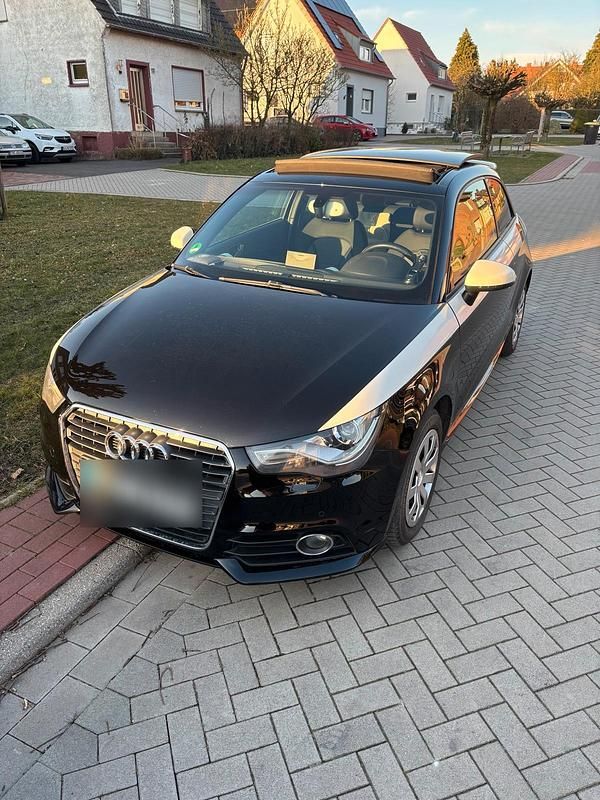 Schwarz Gebraucht 2012 Audi A1 Design Kleinwagen | 9.049 € (Etwas zu teuer) - Bild 1/4