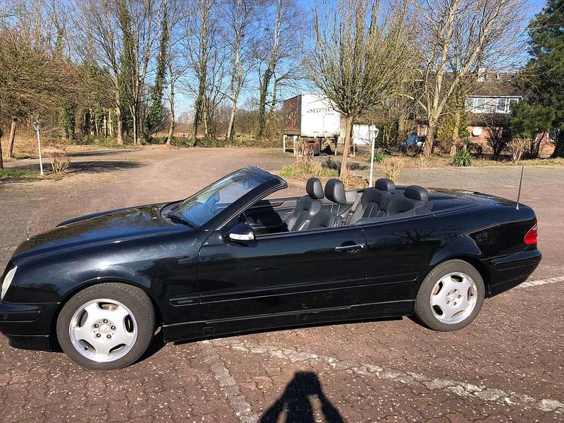 Gebraucht Mercedes CLK320 Avantgarde 218 PS (160 kW) 2000 Schwarz Cabrio