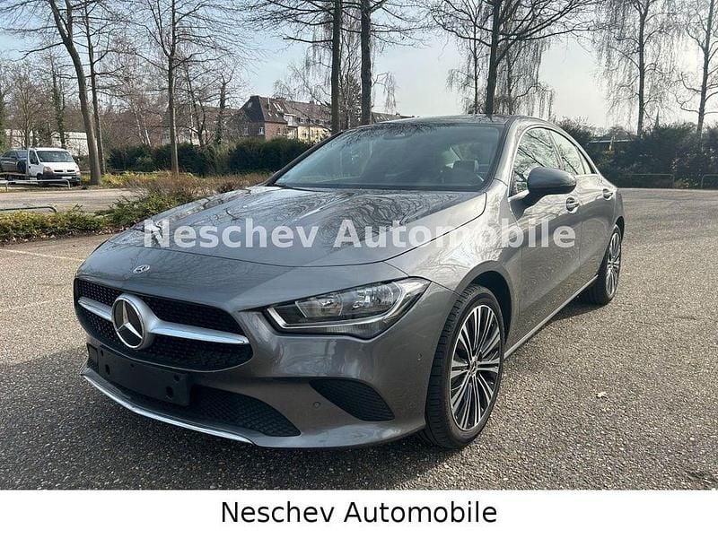 Gebraucht Mercedes CLA200 Progressive 163 PS (119 kW) 2022 Grau Limousine